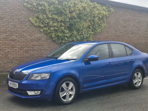 Skoda Octavia AMBITION 1.6 TDI LEATHER INTERIOR - Image 4