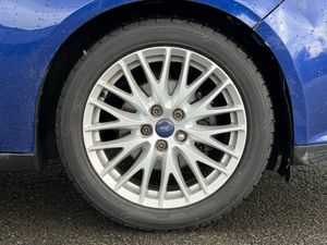 Ford Focus 1.6 115PS Zetec-S - Image 4