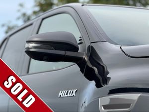 Toyota Hilux DIESEL RARE INVINCIBLE X 4WD - Image 4