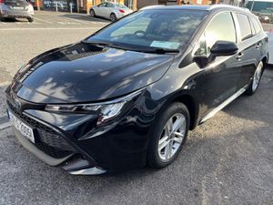 2022 Toyota Corolla 1.8 Hybrid Luna Saloon - Image 2
