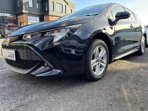2022 Toyota Corolla 1.8 Hybrid Luna Saloon - Image 4