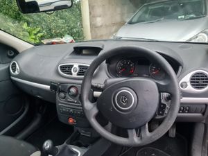 2012 Renault Clio 1.1L Nct09/26 tax12/25 - Image 2