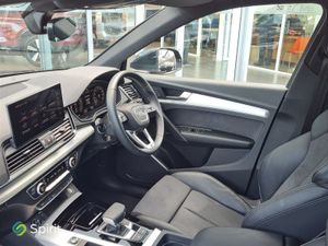 Audi Q5 S-line Quattro 299 Quattro Hybrid - Image 3