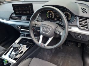 Audi Q5 S-line Quattro 299 Quattro Hybrid - Image 4