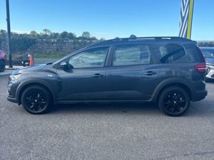 Dacia Jogger TCe 110 Extreme SE - Image 4