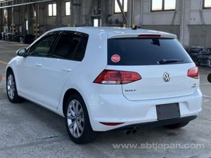 152 VW Golf TSI Highline - Image 4