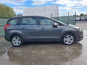 *2014 Peugeot 5008  **  Automatic** - Image 4