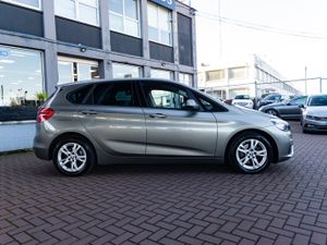 218D ACTIVE TOURE 5DR ESTATE AUTOMATIC // 1 OWNER - Image 2