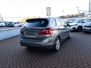 218D ACTIVE TOURE 5DR ESTATE AUTOMATIC // 1 OWNER - Image 3