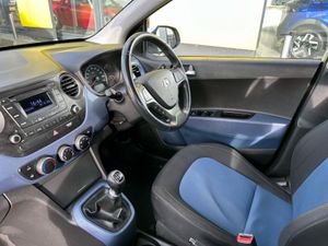 Hyundai i10 DELUXE 4DR - Image 3
