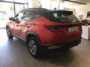 Hyundai Tucson EXECUTIVE HYBRID - Two Tone - 1 Own - Image 4