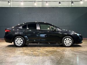 Toyota Corolla AUTOMATIC HYBRID 1.8 - REVERSE CAME - Image 3