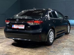 Toyota Corolla AUTOMATIC HYBRID 1.8 - REVERSE CAME - Image 4