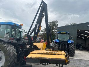 2015 McConnell PA5565 Hedgecutter - Image 3