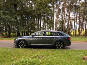 Skoda Superb C Style 2.0 TDI DSG Estate - Image 4