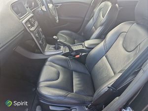 Volvo V40 D2 (120hp) Diesel  Manual  Full Leather - Image 4