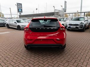 2.0D4 MOMENTUM 5DR HATCHBACK AUTOMATIC // - Image 4