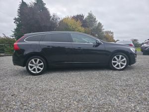 2017 Volvo V60 D4 SE | 2.0 Diesel - Image 4