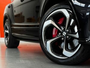 Bentley Bentayga V8 # 78 - Image 2