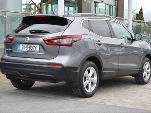 Nissan QASHQAI 1.3 PET SE . Low Mileage - Image 4