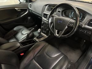 2014 Volvo V40 2.0 D3 150PS SE One Owner Car - Image 4