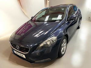 2014 Volvo V40 2.0 D3 150PS SE One Owner Car - Image 3