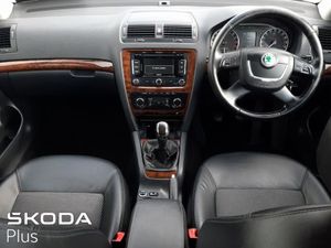 Skoda Octavia  exclusive Model half Leather - Image 2