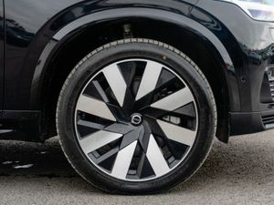 Volvo XC90 RECHARGE T8 PLUS AWD - Image 3