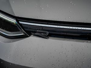 Volkswagen Golf Rline 2.0 TDI DSG 150HP 5 - Image 3