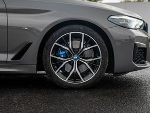 BMW 5-Series 530E M SPORT - Image 3