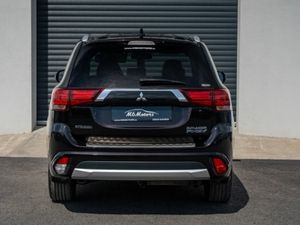 Mitsubishi Outlander 2.0 4H Phev 200BHP 5DR Auto - Image 4
