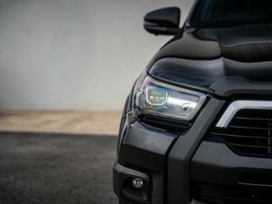 Toyota Hilux 2 8D4D Invincible X 201BHP Auto - Image 3