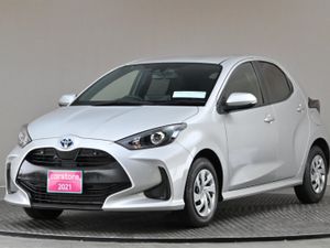 Toyota Yaris 1.5 Petrol Hybrid reverse Cam park S - Image 3