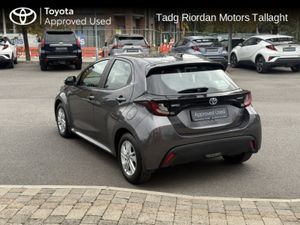 Toyota Yaris 1.5 HYBRID LUNA *** LOW MILEAGE *** - Image 2