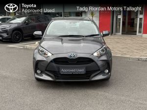 Toyota Yaris 1.5 HYBRID LUNA *** LOW MILEAGE *** - Image 4