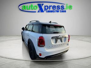 Mini Cooper CROSSOVER 2.0 Automatic - Image 3