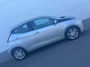 2016 TOYOTA AYGO XPLAY 1.0i LOW KMS NCT TAX - Image 4