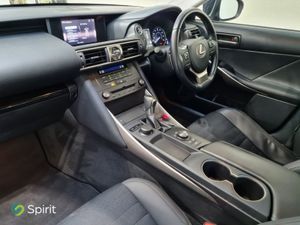 Lexus IS 300H - Image 4