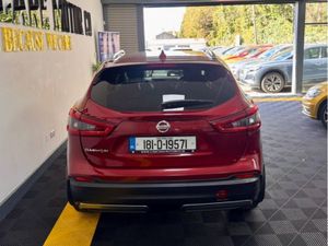 Nissan QASHQAI 1.2 SV CVT Premium SS Part 4DR - Image 4