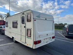 Avondale 6 Berth MINT Fixed Bunkbed Caravan - Image 3