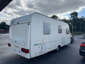 Avondale 6 Berth MINT Fixed Bunkbed Caravan - Image 2