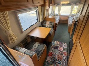 Avondale 6 Berth MINT Fixed Bunkbed Caravan - Image 4