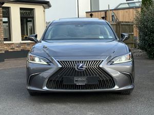 Stunning 201 Lexus ES300h Executive! - Image 2