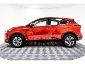 Nissan Qashqai *Low Mileage* ACENTA PREMIUM 1.3 Mi - Image 4