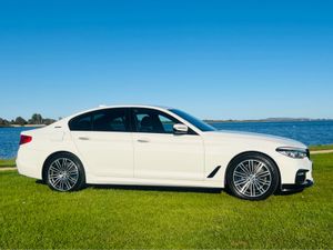 BMW 5-Series 2.0 PHEV / FINANCE AVAILALE / M SPORT - Image 3