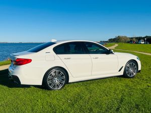 BMW 5-Series 2.0 PHEV / FINANCE AVAILALE / M SPORT - Image 4
