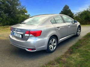 2105 Toyota Avensis D-4D 2.0 Saloon Low Miles - Image 4