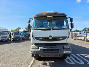 2013 Renault Kerax 430 8x4 tipper - Image 2
