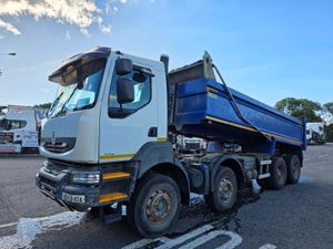 2013 Renault Kerax 430 8x4 tipper - Image 3