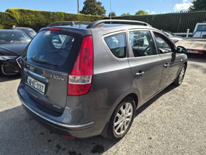 Hyundai i30 2009 De-Luxe Half leather - Image 4